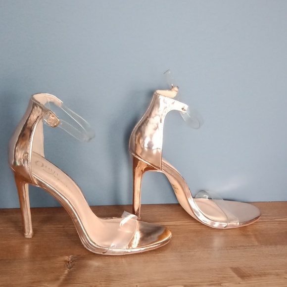 Sandals - Picture 7 of 8